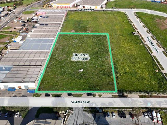 Warehouse for rent in Ravenhall, Melbourne