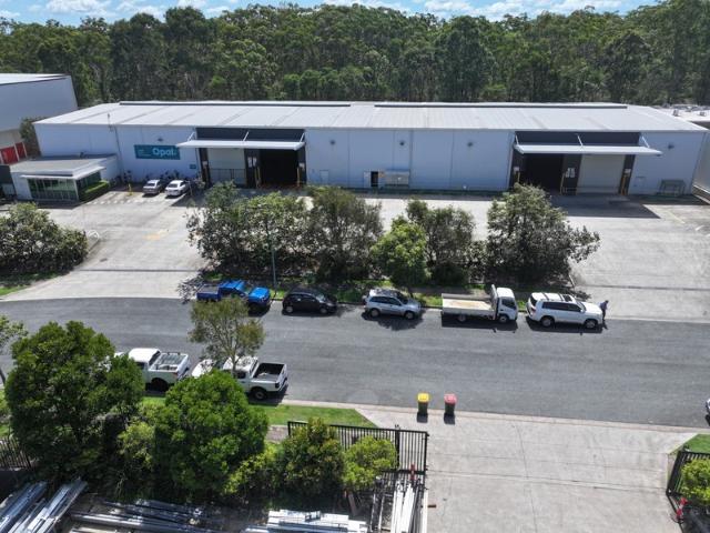 Warehouse for rent in Kings Creek, Queensland