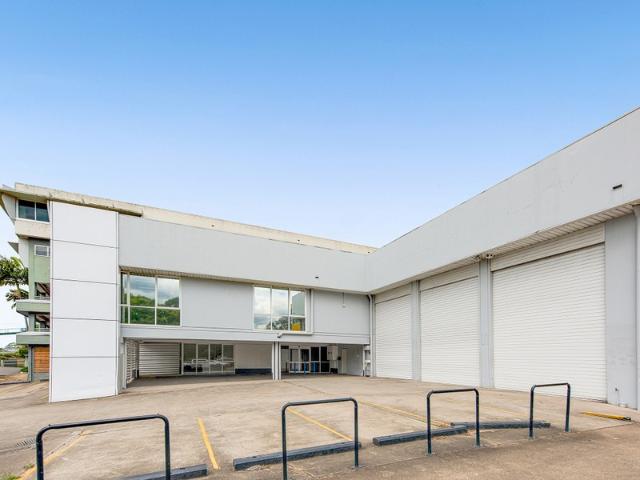 Warehouse for rent in Toombul, Queensland
