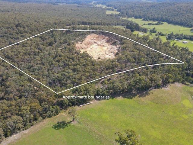 Cottage for sale in Calrossie, Victoria