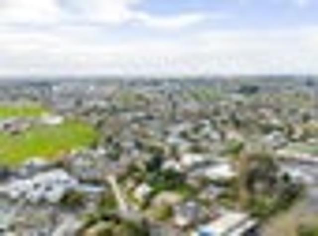 Townhouse for sale in Hamilton East