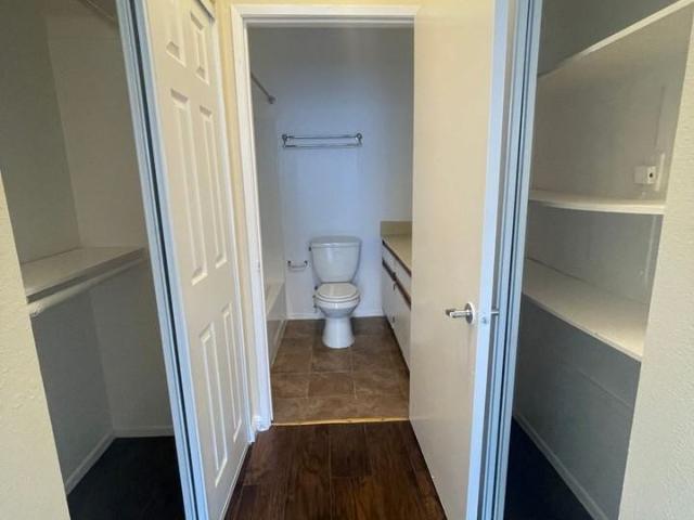 Apartment for rent in Canoga Park, California