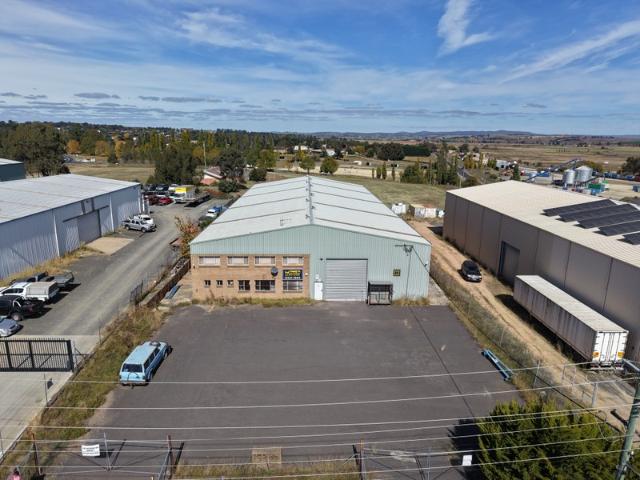 Warehouse for rent in Bathurst, New South Wales