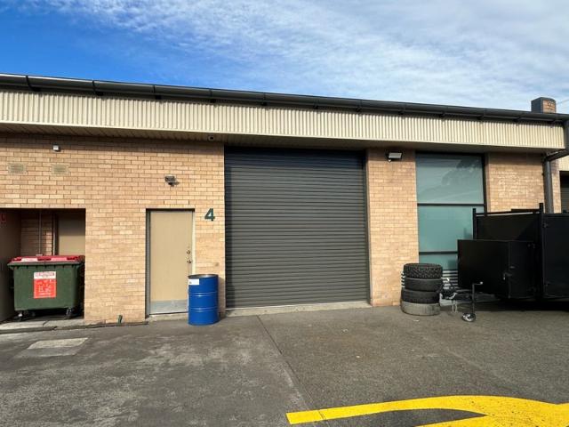 Warehouse for rent in Wollongong West, New South Wales