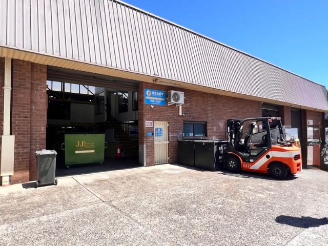 Warehouse for sale in Cromer