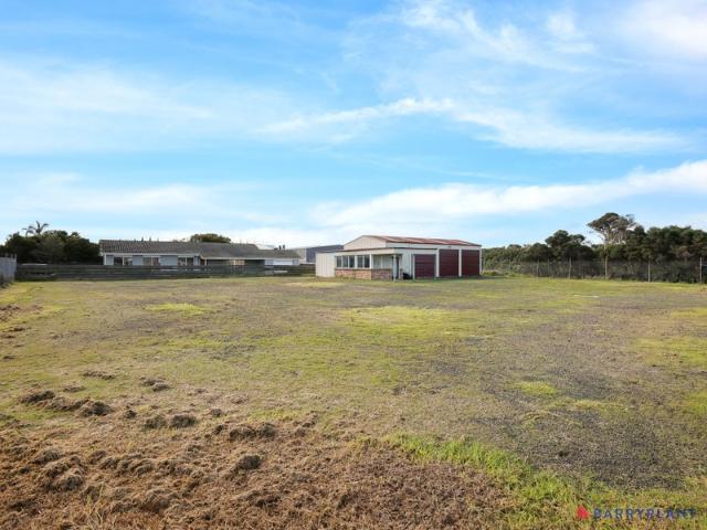 Warehouse for rent in South Dudley, Victoria