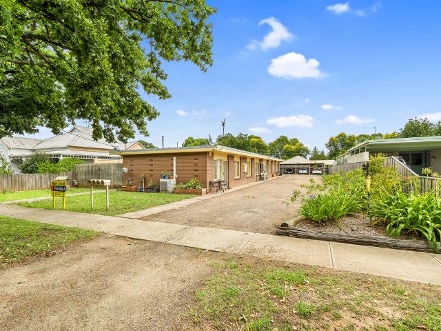 Flat for sale in Maffra, Victoria