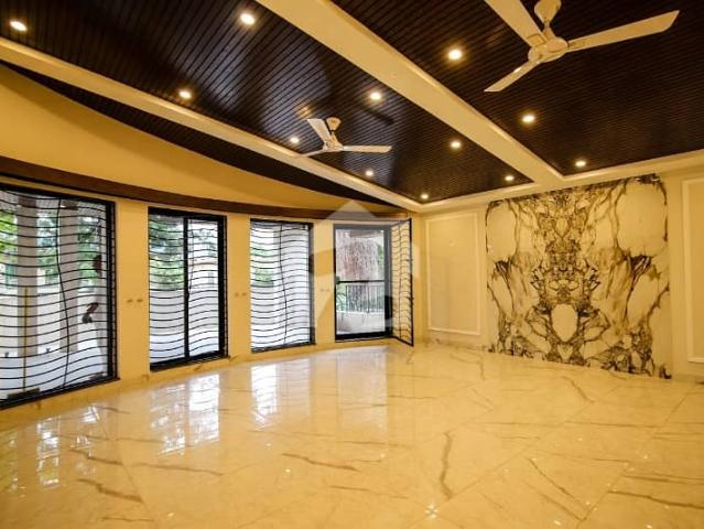 Building for sale in Islamabad