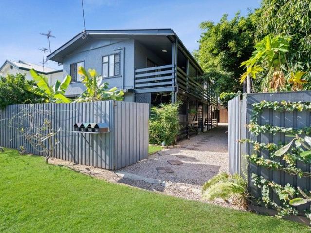 Flat for sale in Cairns North