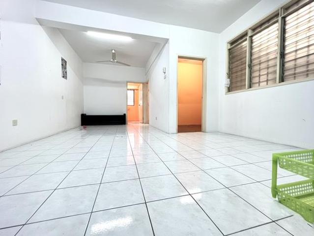 Apartment for sale in Petaling, Damansara Damai