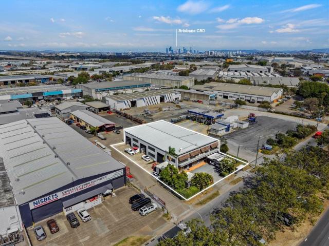 Warehouse for rent in Toombul, Queensland