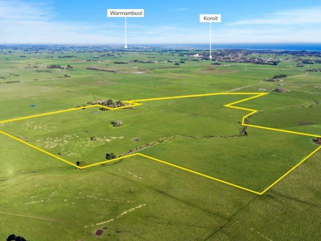 Cottage for sale in Koroit, Victoria
