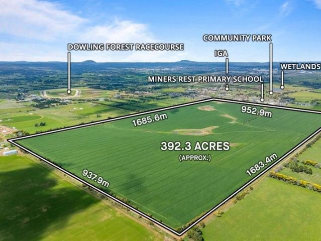 Cottage for sale in Ballarat, Victoria