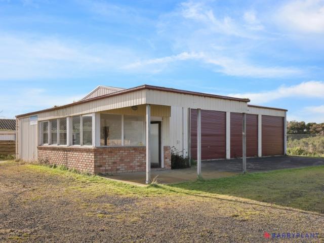 Warehouse for rent in South Dudley, Victoria
