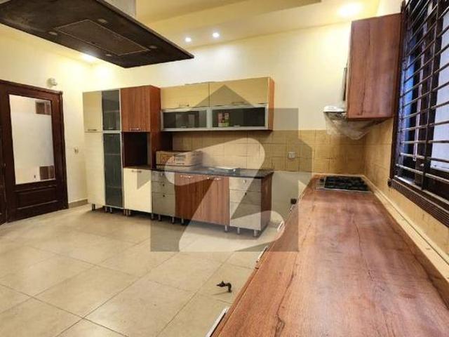 House for rent in 8 ڈی ایچ اے فیز, کراچی ڈویژن