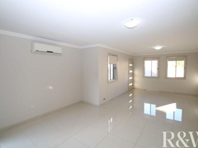 Townhouse for rent in Sydney, New South Wales