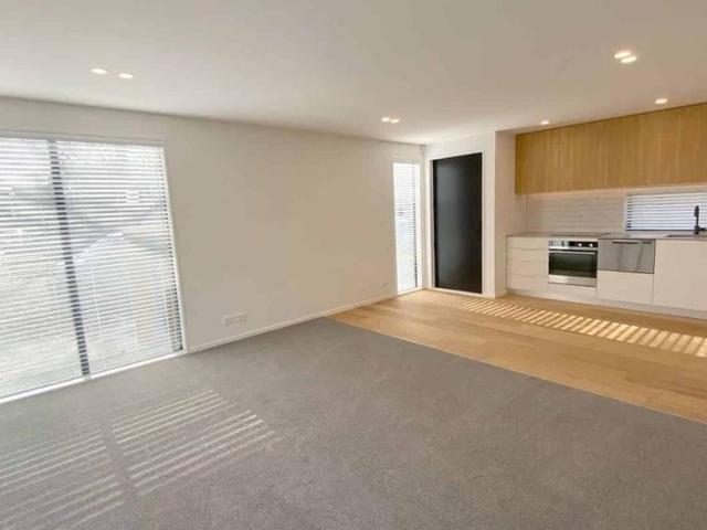 Townhouse for rent in Merivale, Canterbury
