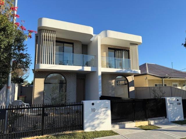 Duplex for rent in Sydney, New South Wales
