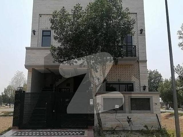 House for sale in Faisalabad, Islamabad Capital Territory