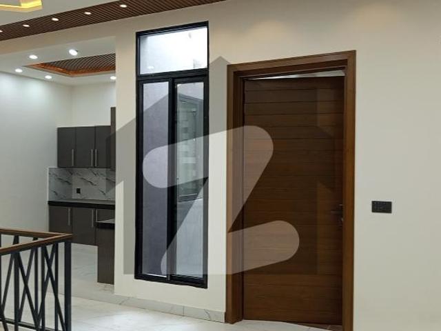House for sale in Faisalabad, Islamabad Capital Territory