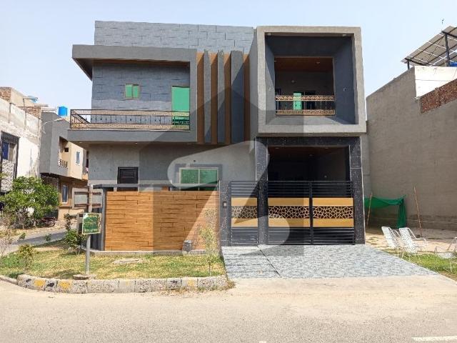 House for sale in Faisalabad, Islamabad Capital Territory