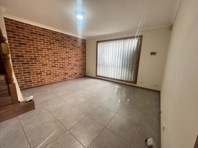 Townhouse for rent in Sydney, New South Wales