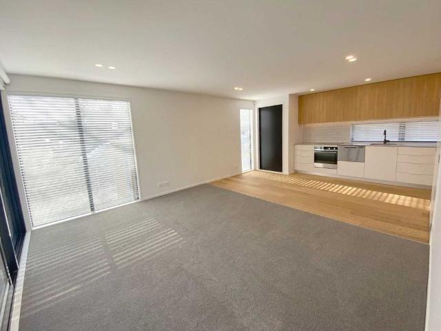 Townhouse for rent in Merivale Mall, Fendalton-Waimari-Harewood Community
