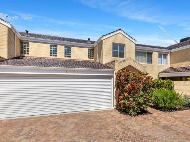Townhouse for rent in Applecross, Western Australia