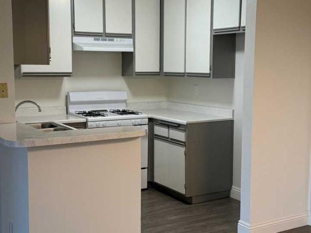 Apartment for rent in Canoga Park, California