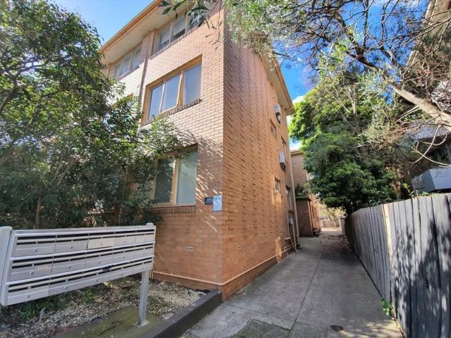 Apartment for rent in St Kilda East, Melbourne