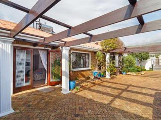 House for sale in Cape Town, Western Cape