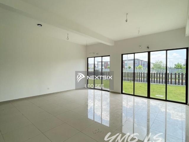 Shop for sale in Alam Impian, Selangor