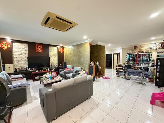 Terraced House for sale in Kuching, Bahagian Kuching