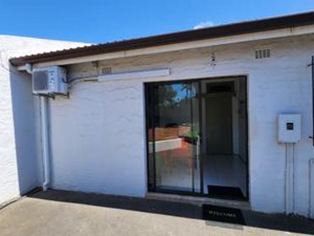 Office for rent in Queensburgh, Kwazulu-natal