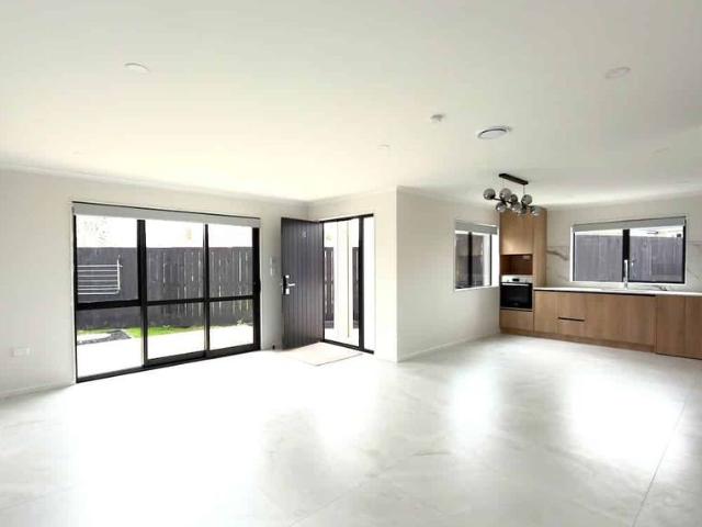 Townhouse for rent in East Tamaki, Oroua County