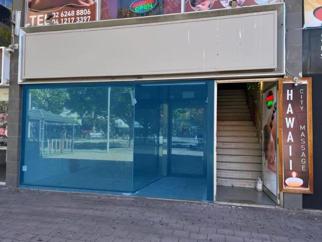 Showroom for rent in City