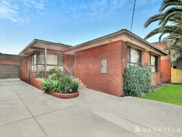 House for rent in Bundoora Square, Melbourne