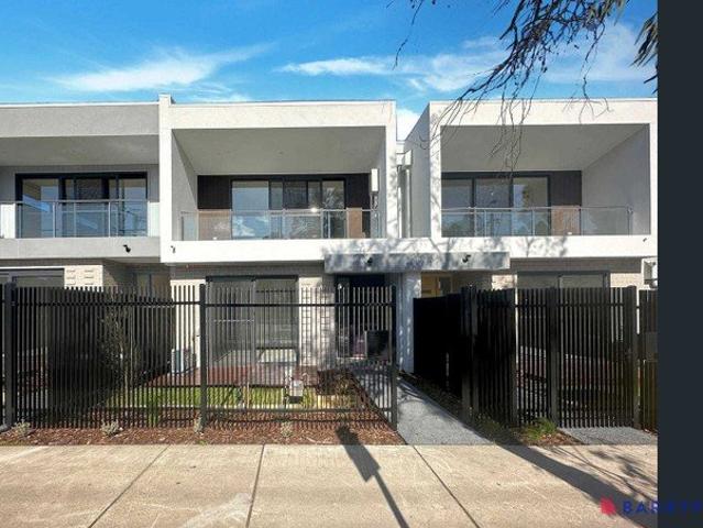 Townhouse for rent in Inverloch, Bass Coast Shire