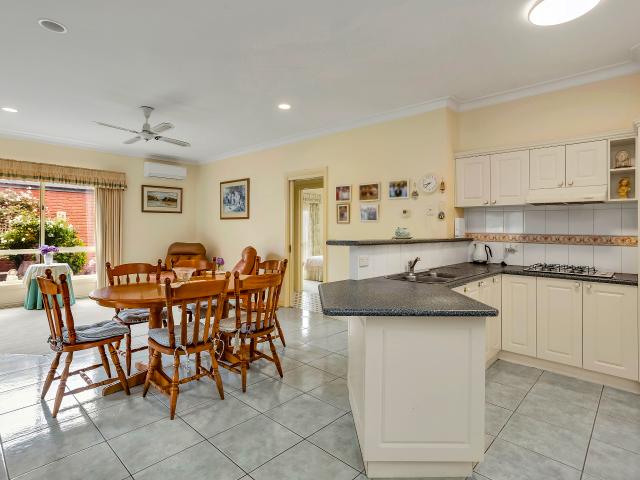 Townhouse for sale in Warrnambool, Victoria