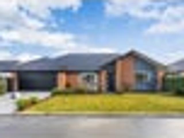 House for sale in Chaslands, Canterbury