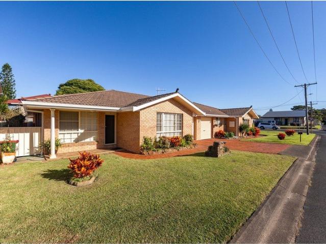 Villa for sale in Tuncurry, New South Wales