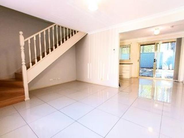 Townhouse for rent in Sydney, New South Wales