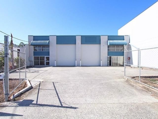 Warehouse for rent in Toombul, Queensland