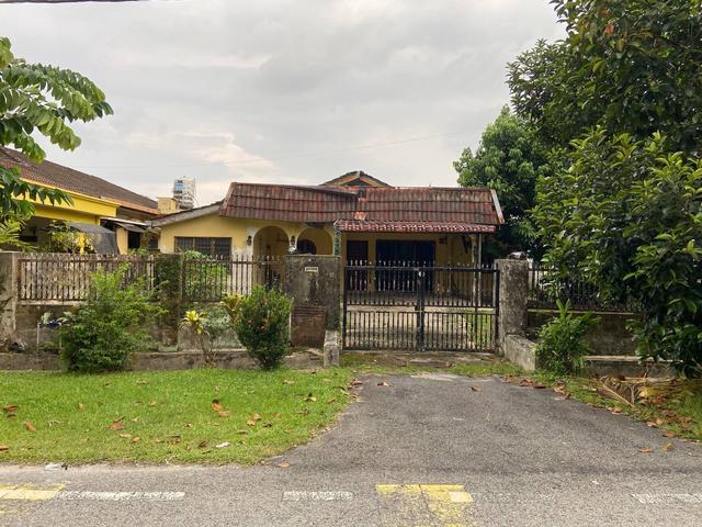 Bungalow for sale in Selayang, Selangor