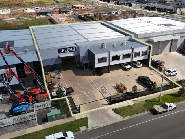 Warehouse for sale in Tarneit, Melbourne