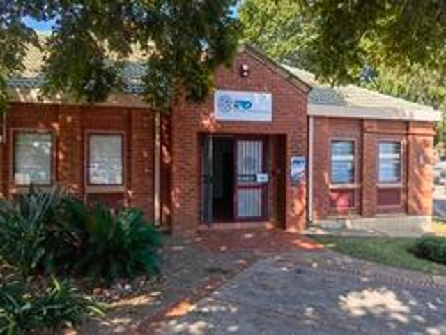Commercial for rent in Die Hoewes, Centurion