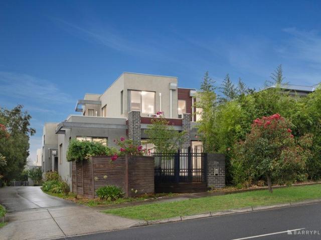 Townhouse for sale in Camerons Creek, Victoria