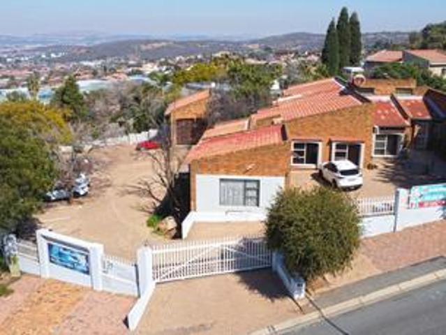 Office for sale in Vosloorus, Gauteng