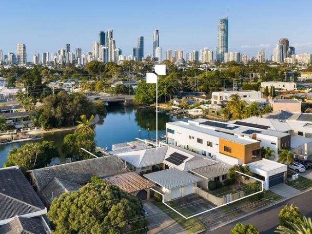 House for sale in Surfers Paradise, Gold Coast City