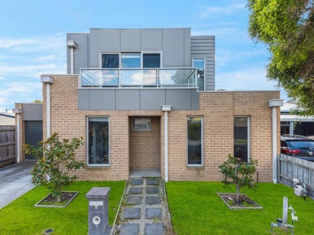 Townhouse for sale in Geelong, Victoria